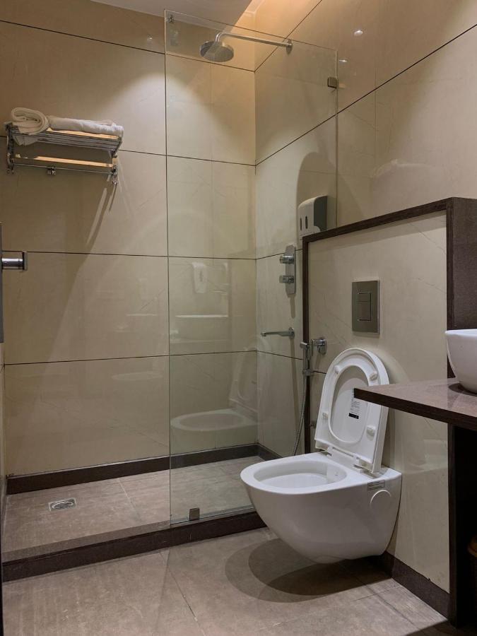 Hotel Alpine Plaza Shāhpur Buitenkant foto