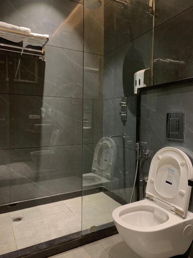 Hotel Alpine Plaza Shāhpur Buitenkant foto